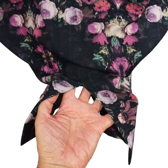 Black Halo Black and Pink Plunge Neck Sheath Dress - Picture 8 of 14